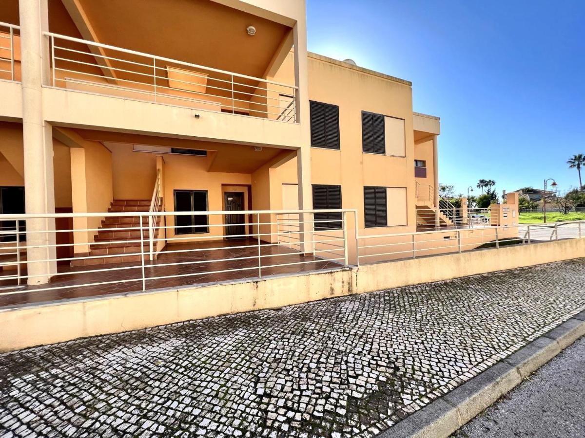 Apartment Paradise With Pool By Homing Vilamoura